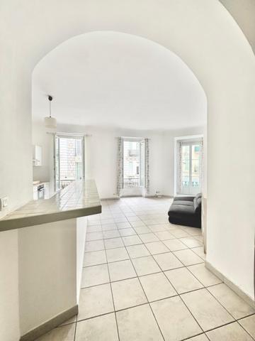 Nice centre tramway jean médecin - Appartement 73M2 3 pièces Immeuble Haussmannien