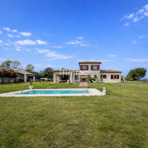 Maison familiale avec piscine – 10 min de Carcassonne