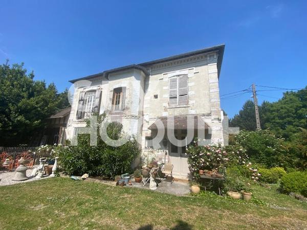 AUTHENTIQUE VILLA AVEC JARDIN