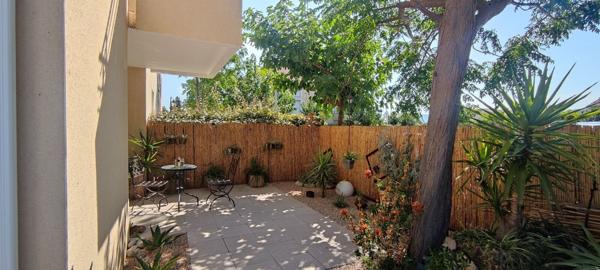 Appartement aux rez-de-chaussée entièrement rénové avec jardin
