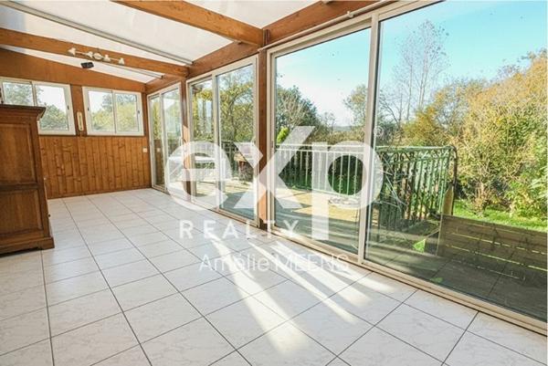 Maison de plain-pied avec sous-sol complet