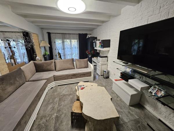 Maison de 7 pièces (145 m²) en vente au BLANC MESNIL