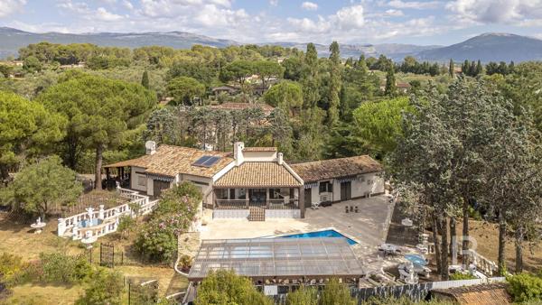 Magnifique villa à vendre proche de Valbonne