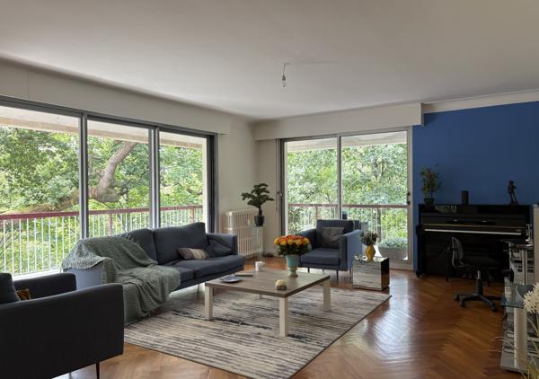 Bel appartement T5 de 133 m² avec triple exposition au sein de la Résidence de la Guylhomné
