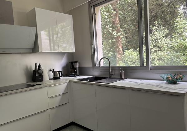 Bel appartement T5 de 133 m² avec triple exposition au sein de la Résidence de la Guylhomné