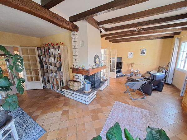 Maison à vendre Le Perrier - 7 pièces, 164m² avec 4 chambre(s) à 334 000€ - AJP Immobilier Saint-Jean-de-Monts