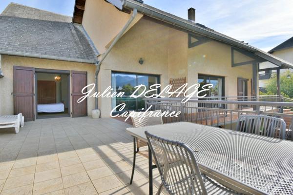 T4 au 1er étage – Petite copropriété calme et arborée avec jardin privatif & grande terrasse de 65 m²