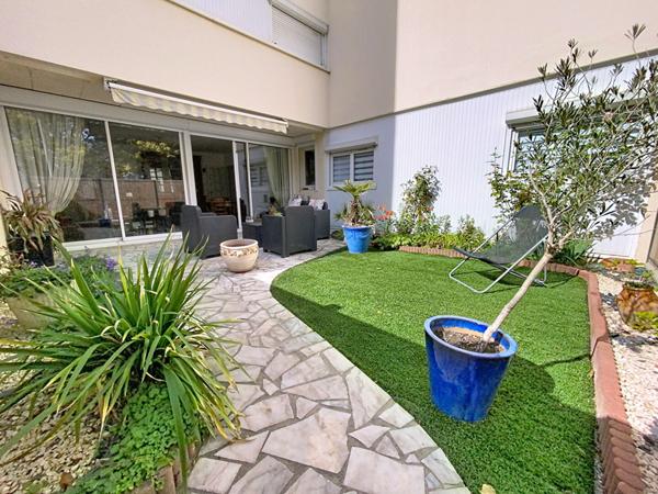 Appartement de 4 pièces de 96 m², avec stationnement et jardinets sur Angers quartier Clinique de l'Anjou