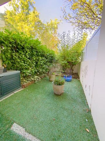 Appartement de 4 pièces de 96 m², avec stationnement et jardinets sur Angers quartier Clinique de l'Anjou