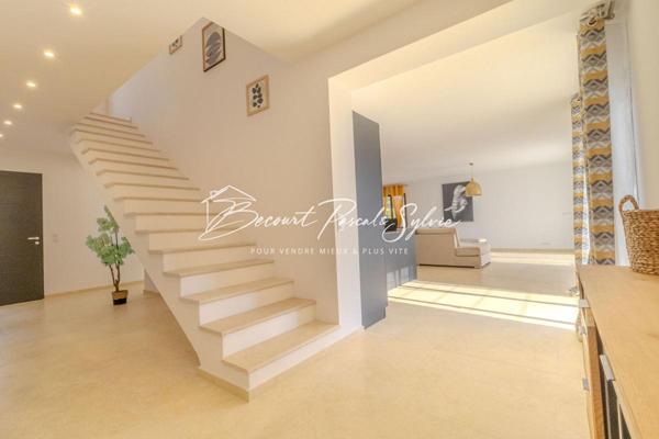 Maison 2024 - 180 m2 Saint Saturnin Les Apt 7 pièce(s)  avec Piscine