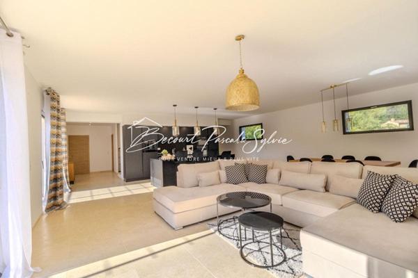 Maison 2024 - 180 m2 Saint Saturnin Les Apt 7 pièce(s)  avec Piscine