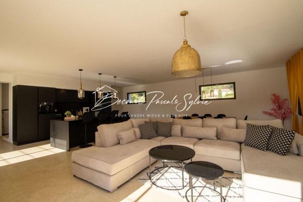 Maison 2024 - 180 m2 Saint Saturnin Les Apt 7 pièce(s)  avec Piscine