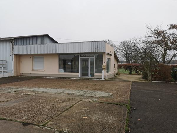 A LOUER A GUECELARD un Local commercial  sur axe passager