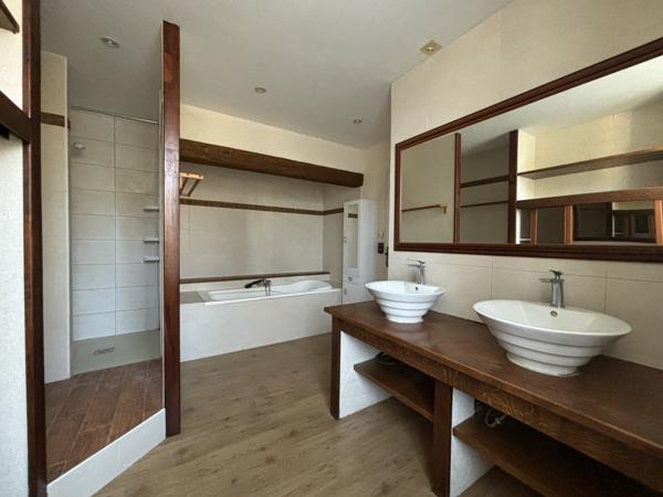 Belle propriété de 322 m² du XIX è siècle au centre ville de CHATILLON SUR SEINE avec garage , terrain de 1000 Châtillon-sur-Seine (21400)