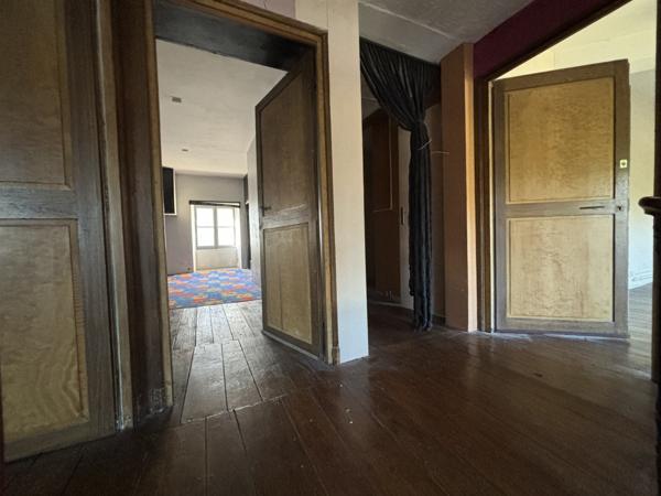 Belle propriété de 322 m² du XIX è siècle au centre ville de CHATILLON SUR SEINE avec garage , terrain de 1000 Châtillon-sur-Seine (21400)