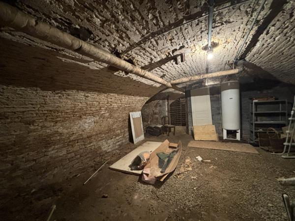 Belle propriété de 322 m² du XIX è siècle au centre ville de CHATILLON SUR SEINE avec garage , terrain de 1000 Châtillon-sur-Seine (21400)