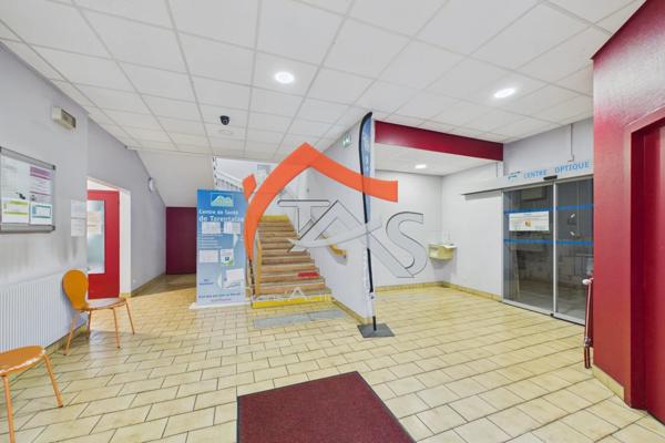 Vente Local commercial 994 m2 à Saint-Étienne