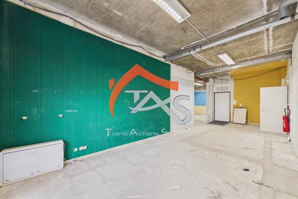 Vente Local commercial 994 m2 à Saint-Étienne