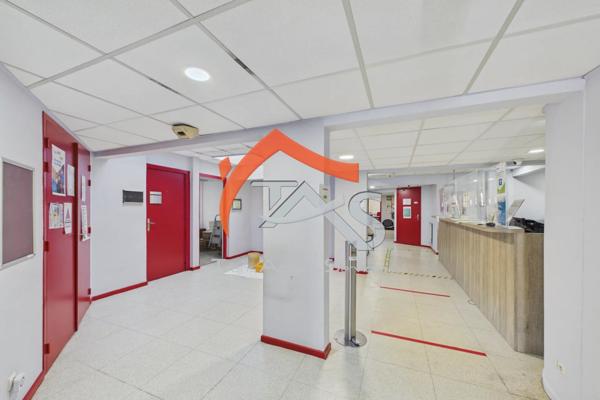 Vente Local commercial 994 m2 à Saint-Étienne