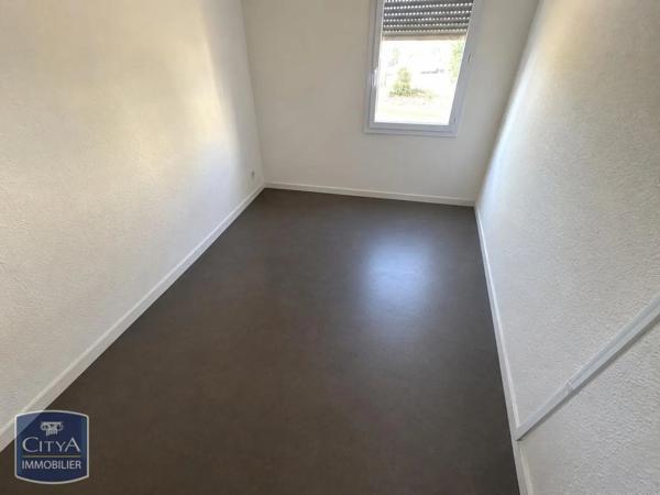 Appartement à louer 3 pièces 63.33m² Saint-Jean-d'Angély (17400)