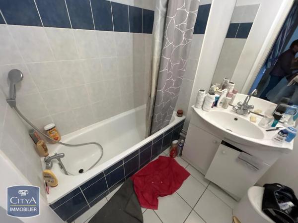 Appartement à louer 3 pièces 63.33m² Saint-Jean-d'Angély (17400)