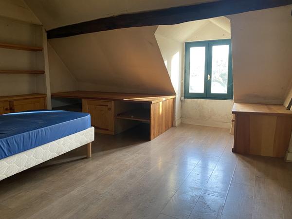 EXCLUSIVITÉ A 10 KMS OUEST ETAMPES CHARMANTE MAISON EN PIERRES 4 CHAMBRES SUR 2090 M2 DE TERRAIN CLOS
