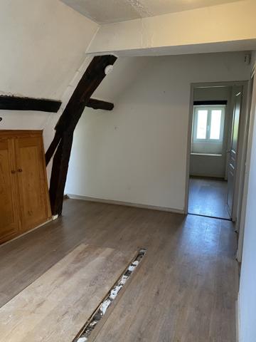 EXCLUSIVITÉ A 10 KMS OUEST ETAMPES CHARMANTE MAISON EN PIERRES 4 CHAMBRES SUR 2090 M2 DE TERRAIN CLOS