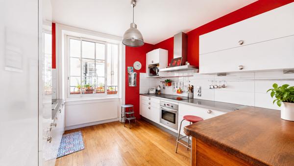 Appartement
         4 pièces
        - 126 m² Bien prestige 585 000 € *