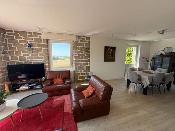 A LOUER MAISON MEUBLE HILLION- FORVILLE  pas d'entretien extérieur