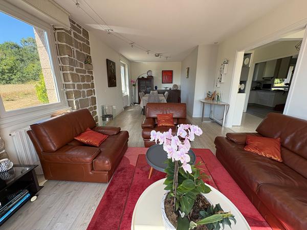 A LOUER MAISON MEUBLE HILLION- FORVILLE  pas d'entretien extérieur