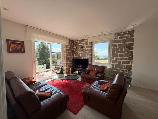 A LOUER MAISON MEUBLE HILLION- FORVILLE  pas d'entretien extérieur