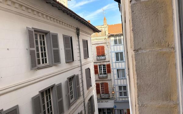 Appartement à vendre    1 pièce • 24 m2 Bayonne