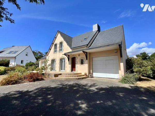 PLOEMEUR - KERCHATON - Maison de 159m² avec piscine dans quartier résidentiel. 