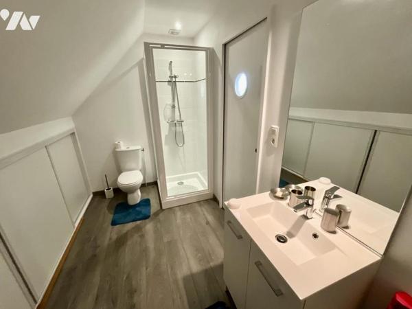 PLOEMEUR - KERCHATON - Maison de 159m² avec piscine dans quartier résidentiel. 