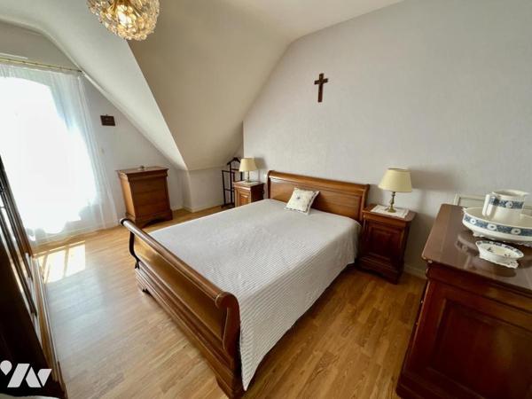 PLOEMEUR - KERCHATON - Maison de 159m² avec piscine dans quartier résidentiel. 