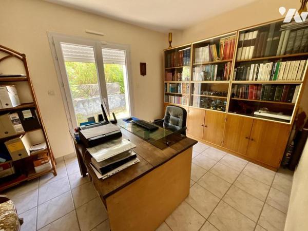 PLOEMEUR - KERCHATON - Maison de 159m² avec piscine dans quartier résidentiel. 