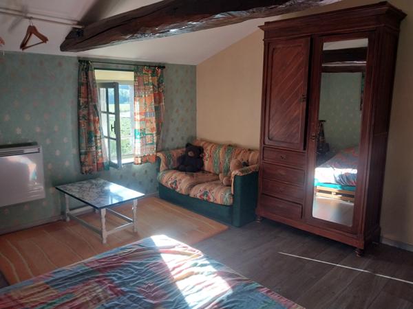 Maison de 10 pièces + dépendances (dont 2 T3 de 60 m2) sur terrain de 15.900 m2 Pradines (46090)