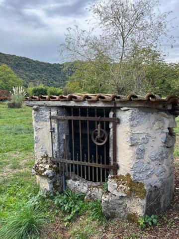 Maison de 10 pièces + dépendances (dont 2 T3 de 60 m2) sur terrain de 15.900 m2 Pradines (46090)