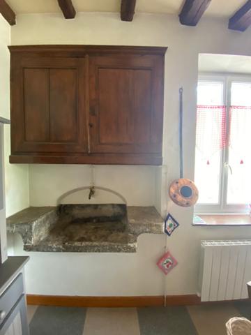 Maison de 10 pièces + dépendances (dont 2 T3 de 60 m2) sur terrain de 15.900 m2 Pradines (46090)