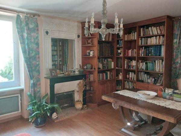 Maison de 10 pièces + dépendances (dont 2 T3 de 60 m2) sur terrain de 15.900 m2 Pradines (46090)