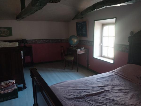 Maison de 10 pièces + dépendances (dont 2 T3 de 60 m2) sur terrain de 15.900 m2 Pradines (46090)