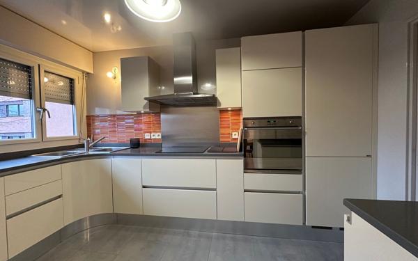 Appartement à louer    6 pièces • 106,27 m2 Guyancourt