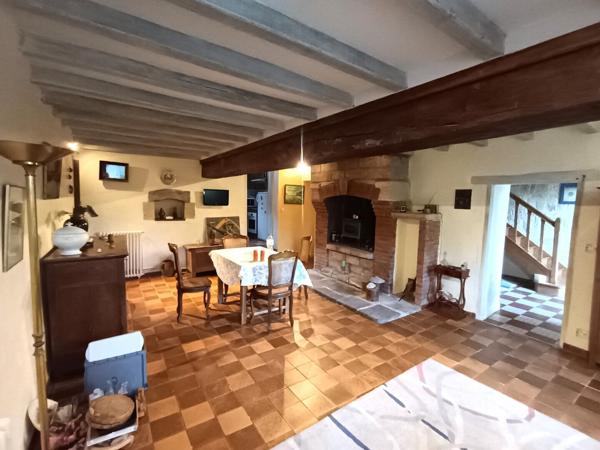 87240 AMBAZAC - Maison en pierres de 323 m², à vendre