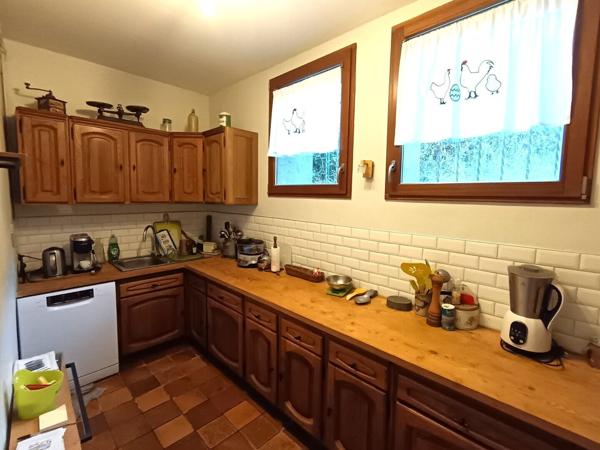 87240 AMBAZAC - Maison en pierres de 323 m², à vendre