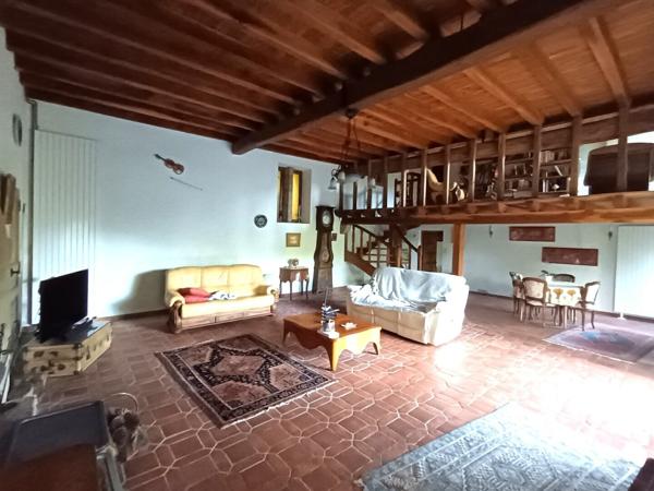 87240 AMBAZAC - Maison en pierres de 323 m², à vendre