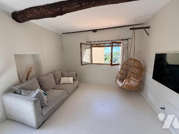 Maison  d’exception vue mer au coeur du Hauts de Cagnes entièrement rénovée.