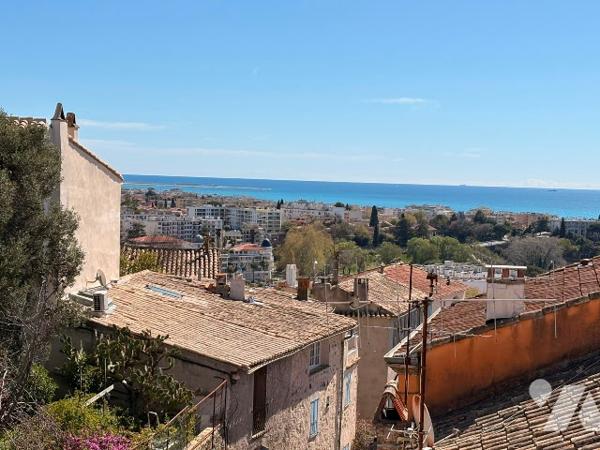 Maison  d’exception vue mer au coeur du Hauts de Cagnes entièrement rénovée.