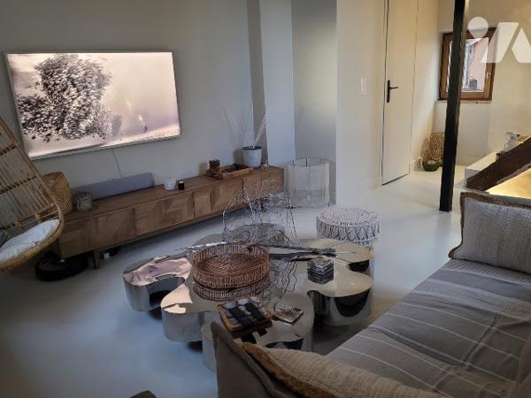 Maison  d’exception vue mer au coeur du Hauts de Cagnes entièrement rénovée.