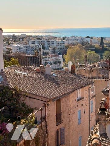 Maison  d’exception vue mer au coeur du Hauts de Cagnes entièrement rénovée.