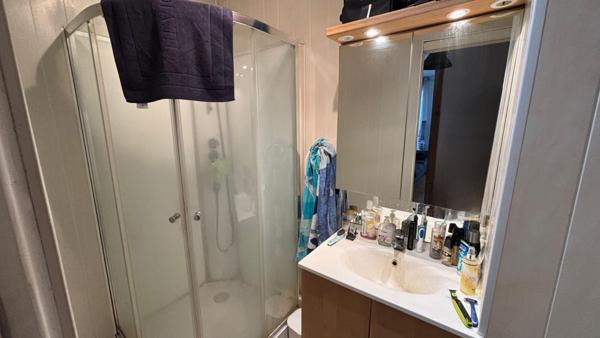 Appartement 3 pièces avec balcon, cave et parking